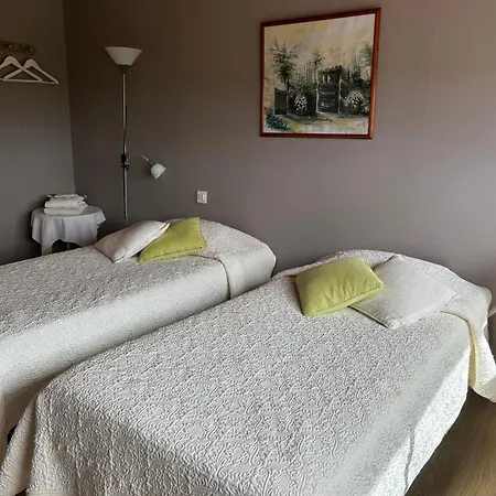 Les Genets Guest house *